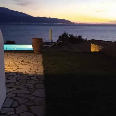Princess Of Blue Eagles Retreat Villa Skaloma